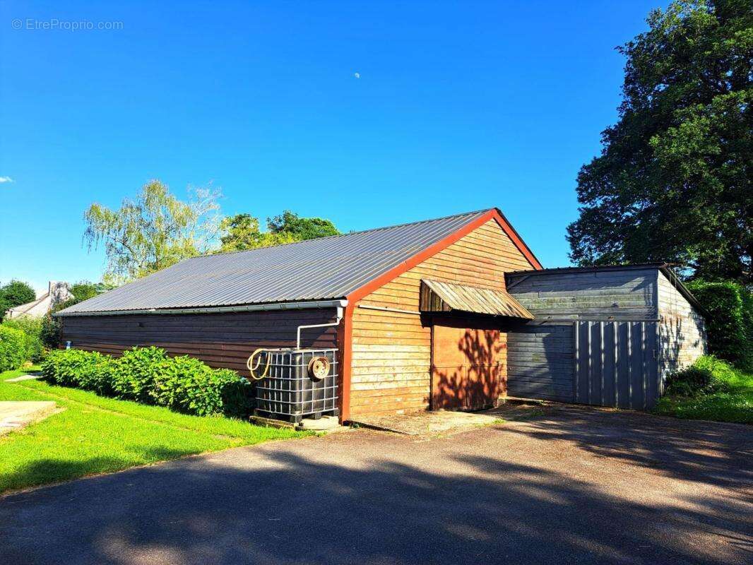 Propriété en pierre 208 m² dont 45 m² de véranda + grange 180 m² – Accessible PMR – 7000 m² – 20 min de Vannes! - photo 29