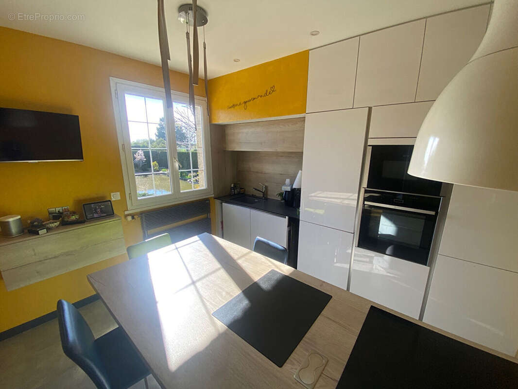 5mn du centre ville de laval- belle maison avec etang - photo 4