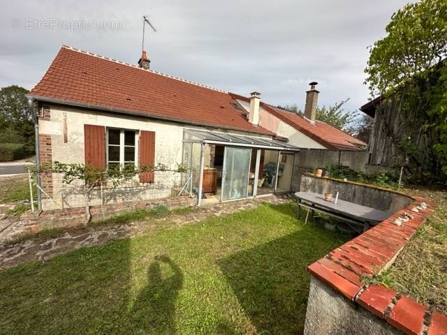 Maison à SAINT-AMAND-EN-PUISAYE