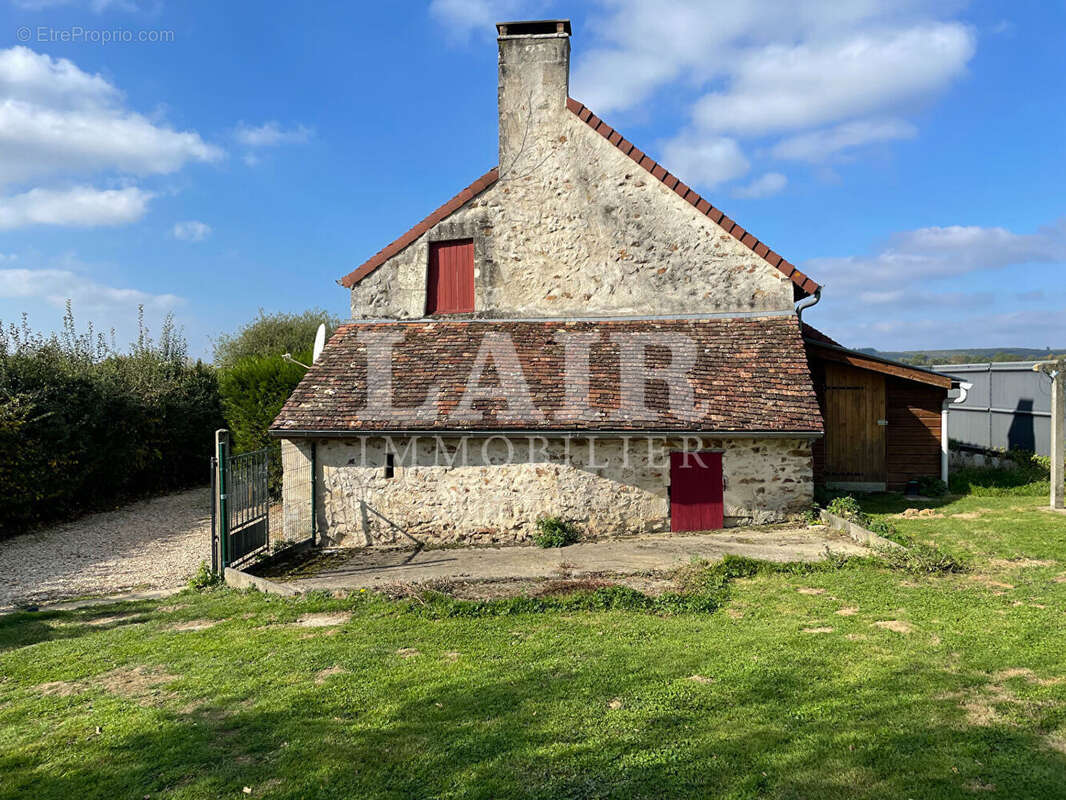 Longère en campagne, secteur Mamers, réf B15505 - photo 3