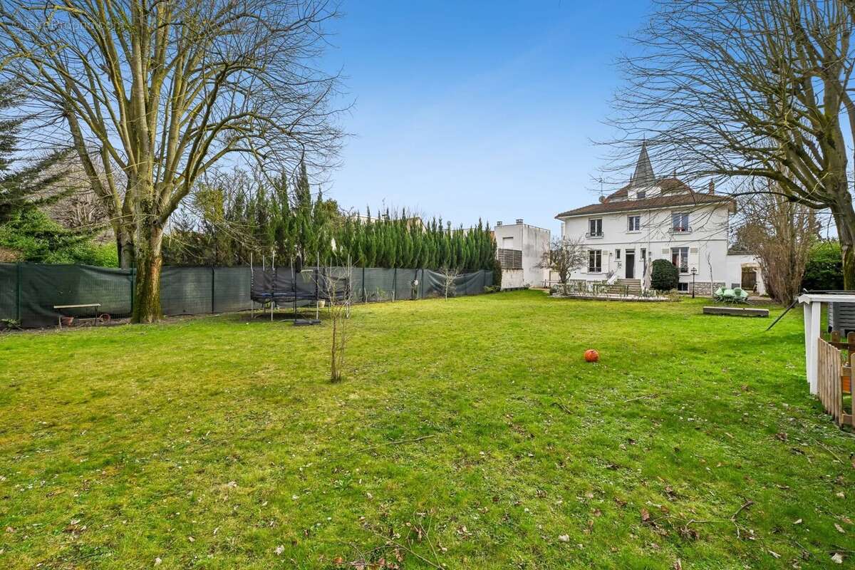 Maison à SAINT-MAUR-DES-FOSSES