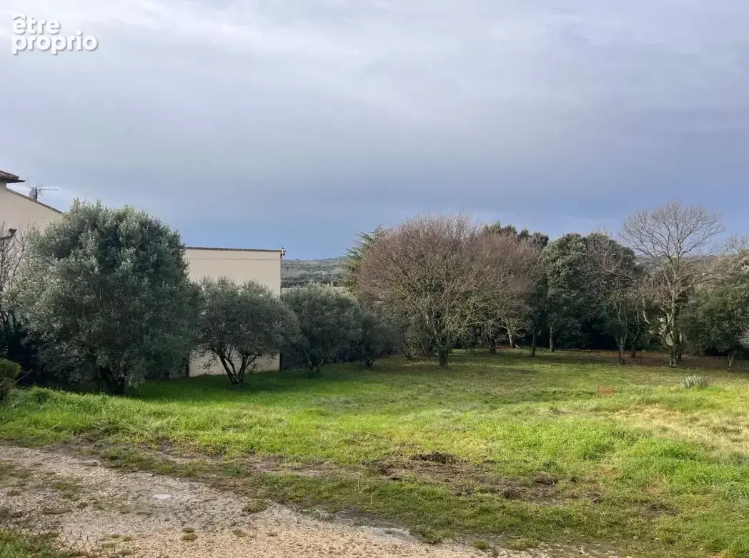 Terrain à UZES