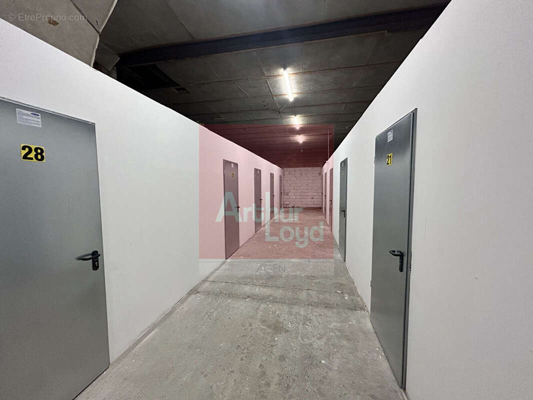 1890 m² à Sainte-Livrade-Sur-Lot  - photo 5