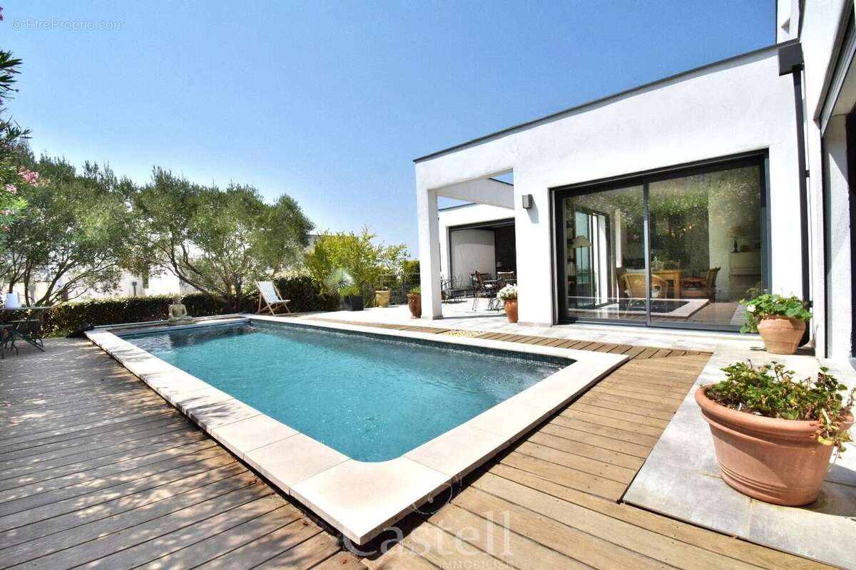 Villa de type 5 avec piscine et garage - photo 3