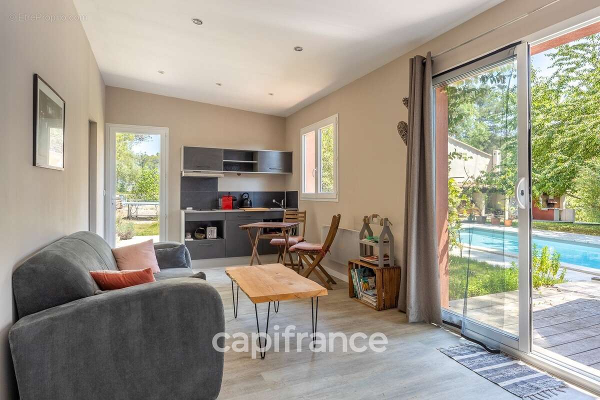 Maison à vendre 7 pièces avec T2 indépendant à Fuveau avec jardin - photo 12