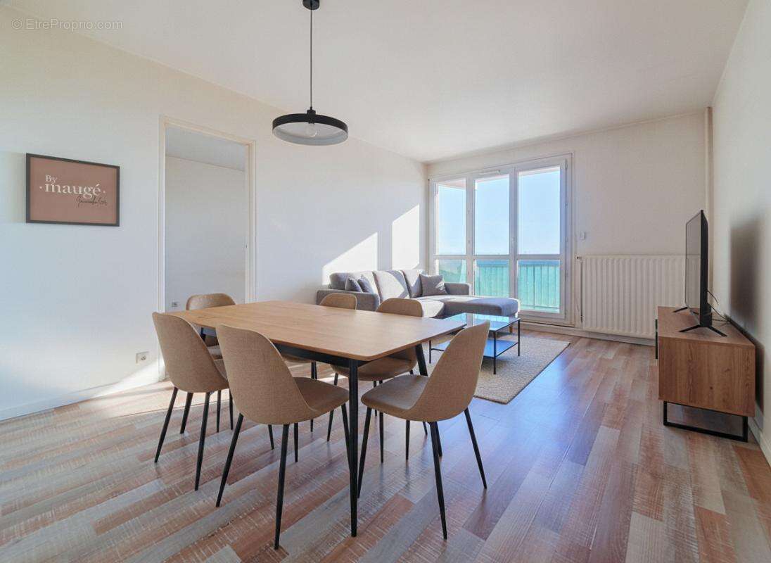 Appartement - 2 Chambres - Balcon - Cave - Jolie vue dégagée - Proche toutes commodités - photo 6
