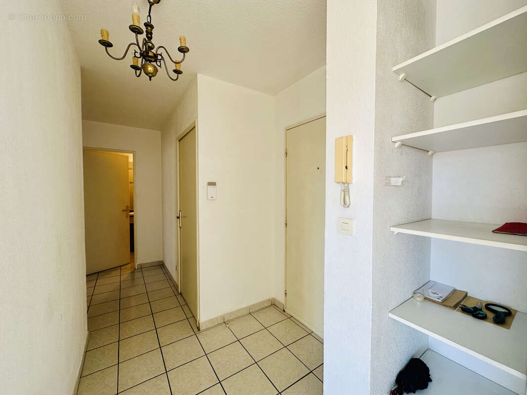 Appartement à LATTES