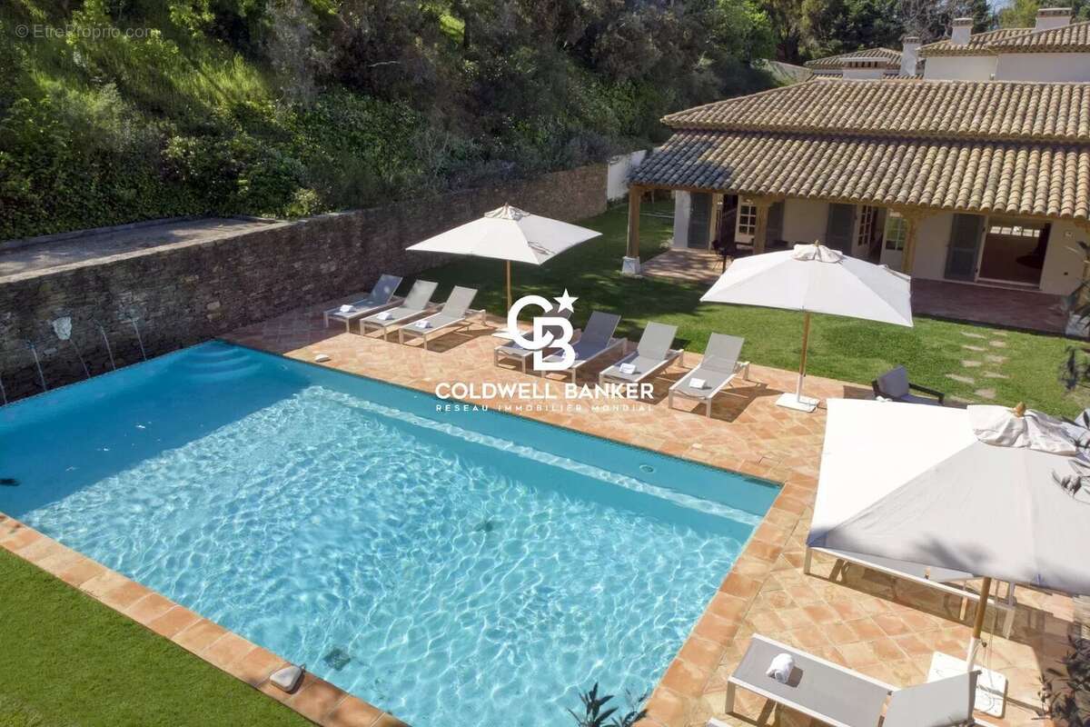 À Ramatuelle, entre authenticité et élégance, un mas provençal d’exception - photo 16