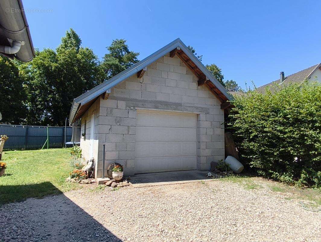 Maison à AILLEVILLERS-ET-LYAUMONT