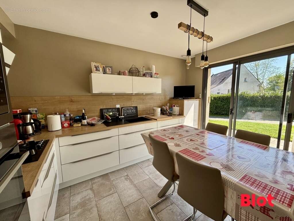 Maison 145 m² à Pont-Pean  - photo 3