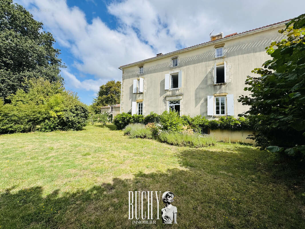 Maison à TALMONT-SAINT-HILAIRE