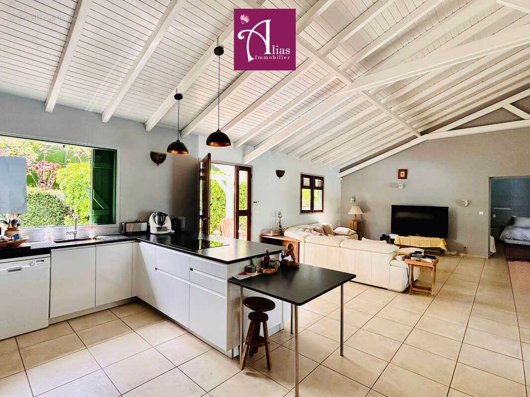 Maison à PETIT-BOURG