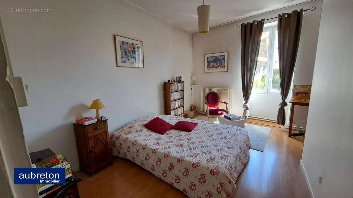 Maison à LA TERRASSE