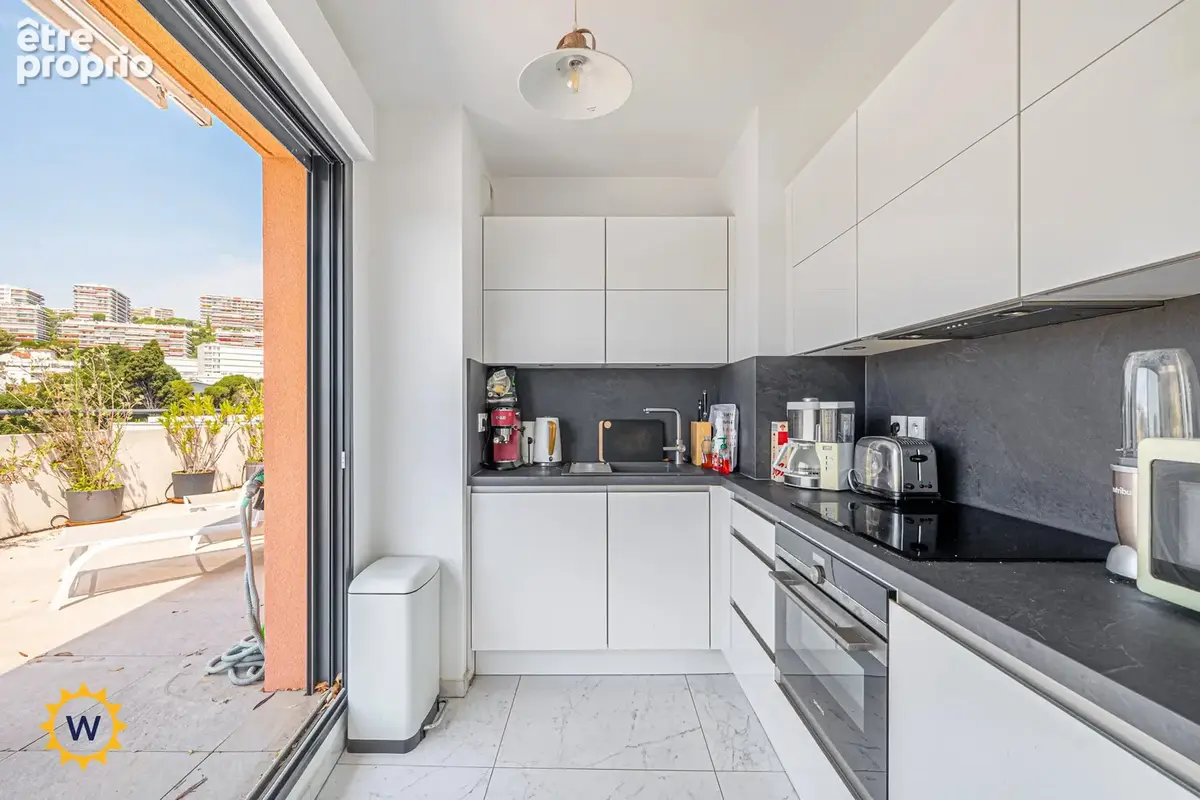 Nice Ouest – Appartement-villa d’exception avec terrasse de 55 m², vue mer et collines - photo 7