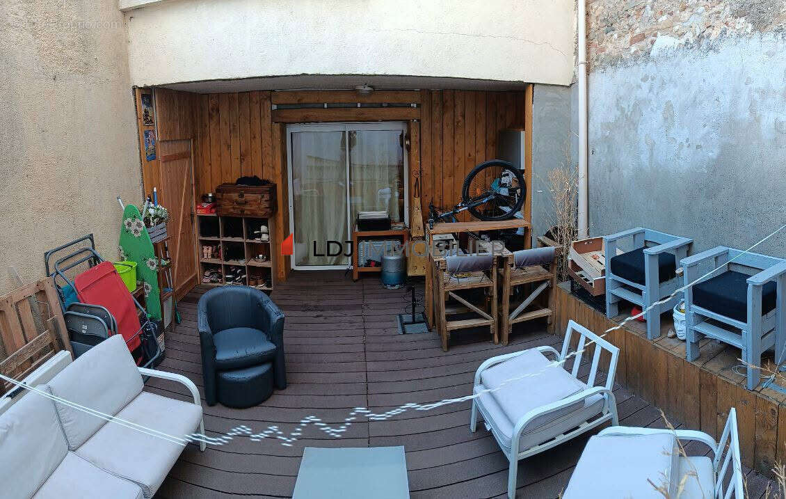 Maison à SAINT-LAURENT-DE-LA-SALANQUE