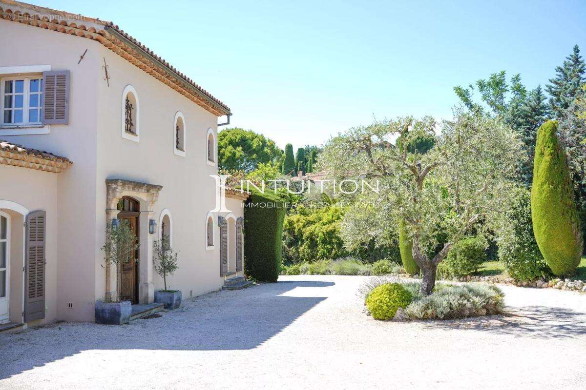Maison à MOUGINS