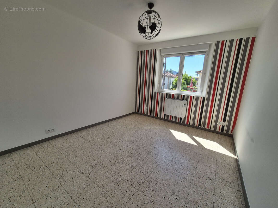 Maison familiale T8 secteur calme - photo 9