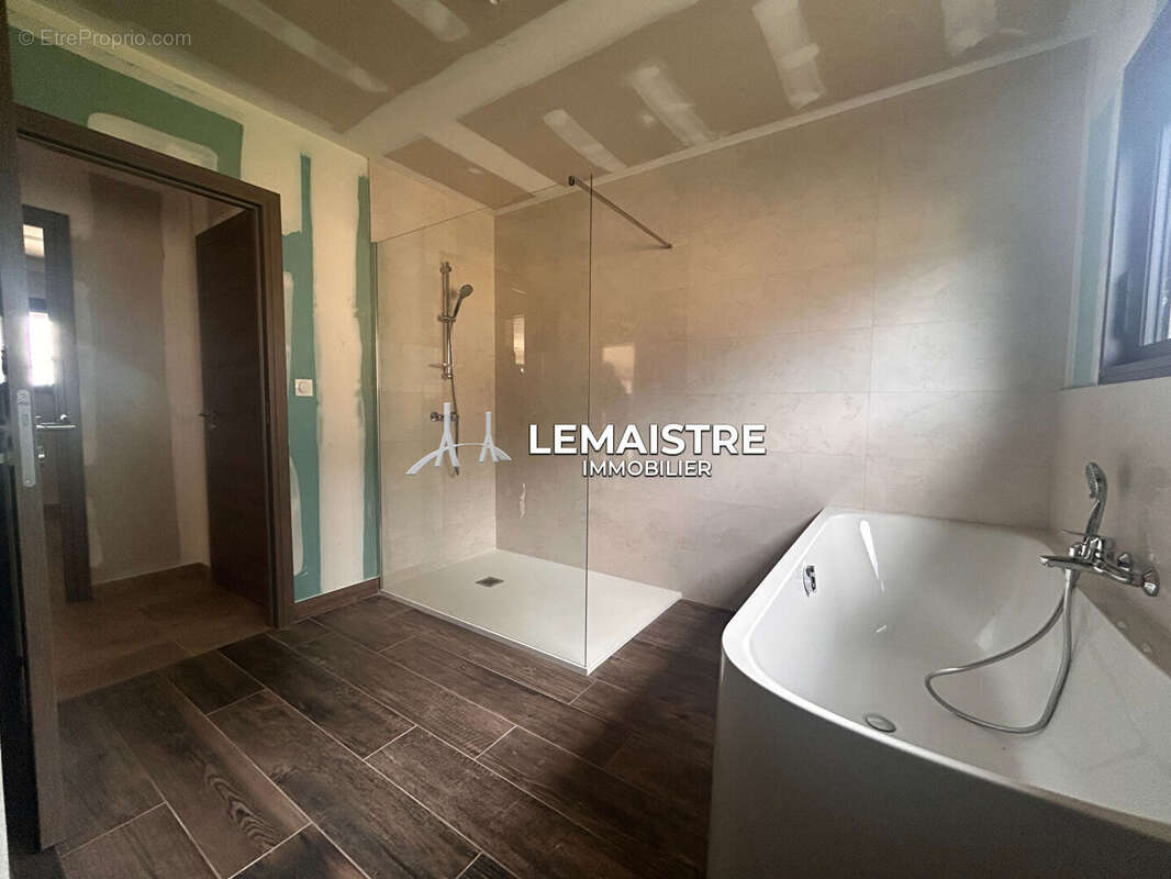 Maison à SAINT-LAURENT-DE-BREVEDENT