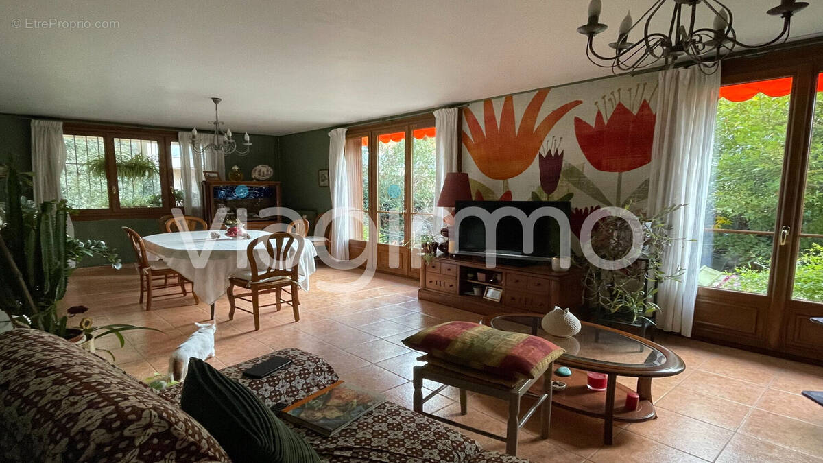 Appartement à MARSEILLE-12E