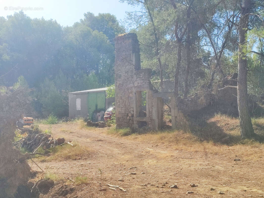 Remise/ Garage avec terrain - photo 2