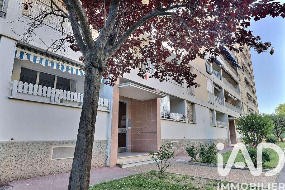 Appartement 79 m² à Marseille-8e  - photo 5