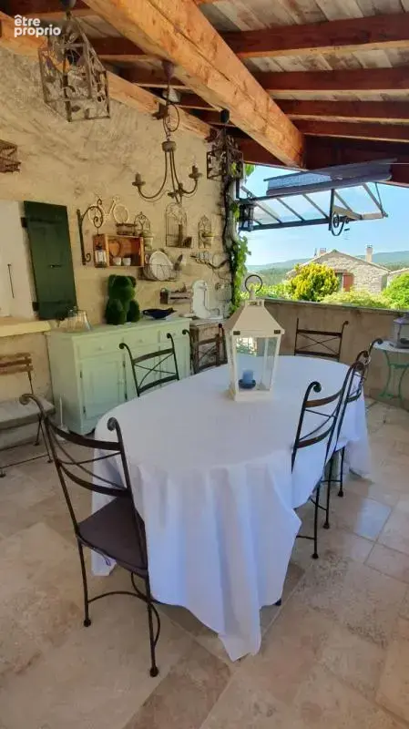 Maison de village 110 m² avec jardin de 265 m², garage et parking privé  Aurel - photo 4