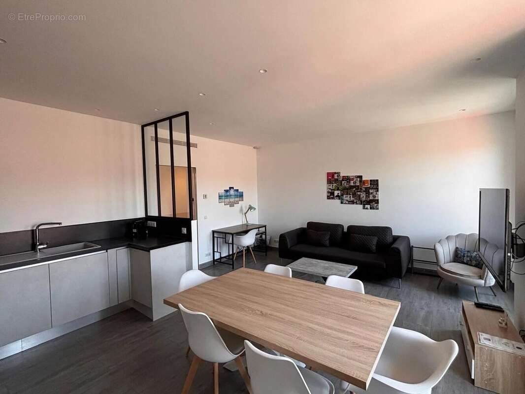 Exclusivite- cannes banane--dernier etage, tres beau 3p dans immeuble bourgeois - photo 3