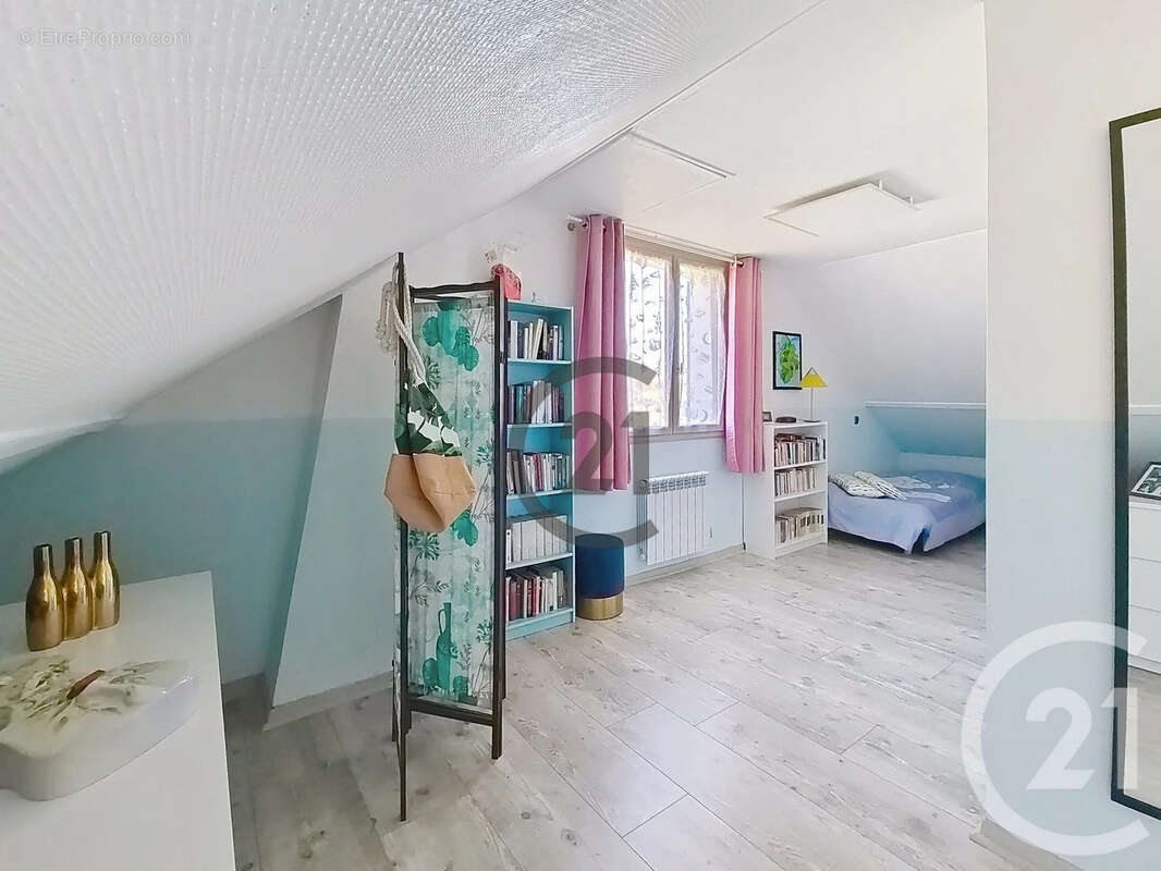 Maison à POURRAIN