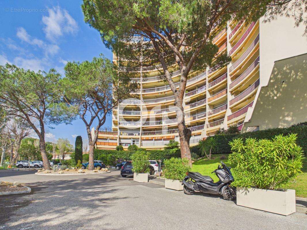 Appartement à MANDELIEU-LA-NAPOULE