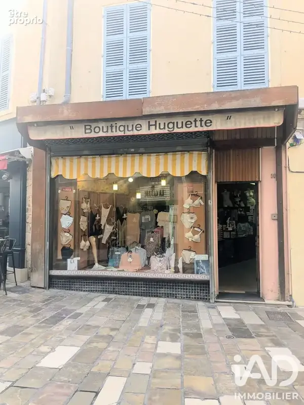 Photo 1 - Commerce à HYERES