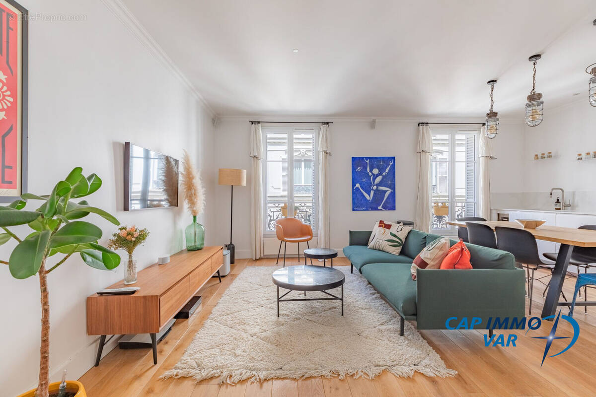 Appartement à PARIS-17E