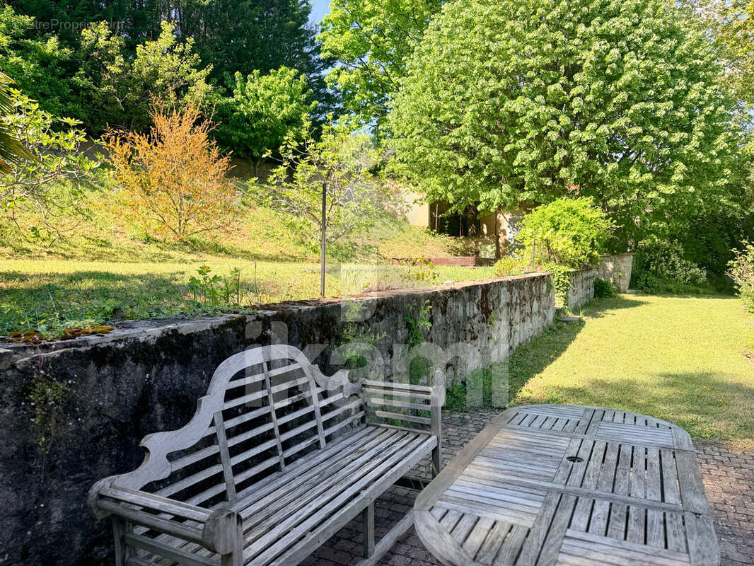 Maison à SAINT-GENIS-LAVAL