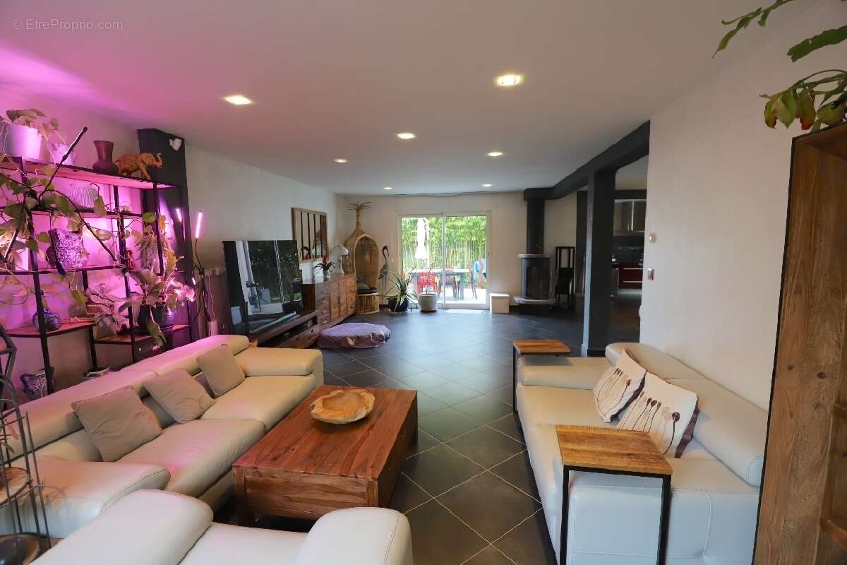 Maison à OZOIR-LA-FERRIERE