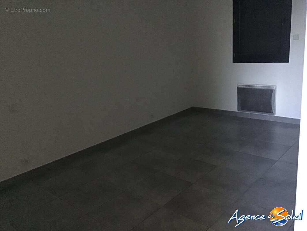 Maison à SAINT-LAURENT-DE-LA-SALANQUE