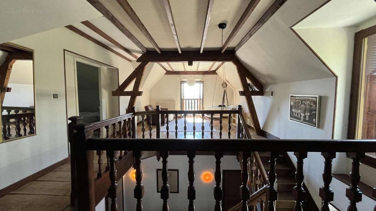Maison à LA CELLE-EN-MORVAN