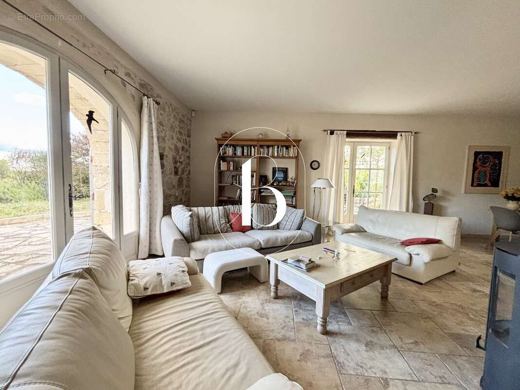 Maison à SAINT-THEODORIT