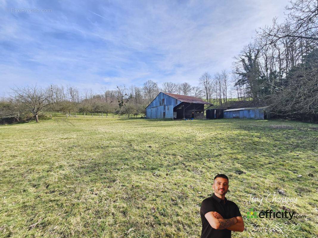 Terrain à SAINT-CALAIS