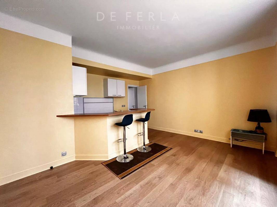 Appartement à PARIS-15E