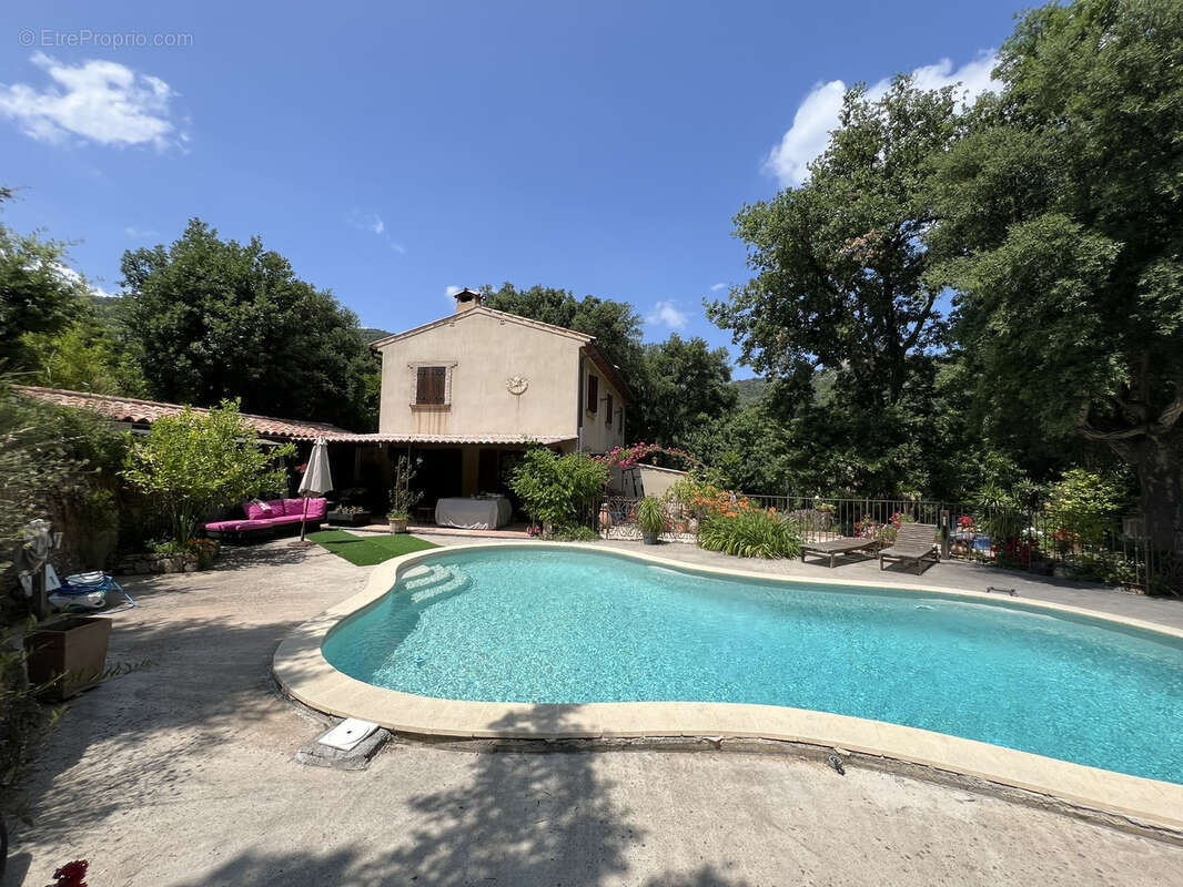 Maison à PLAN-DE-LA-TOUR