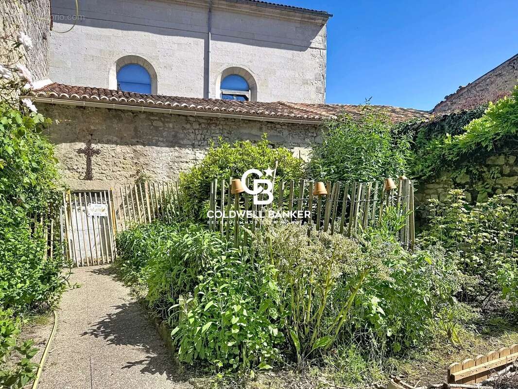 Maison à SAINTES