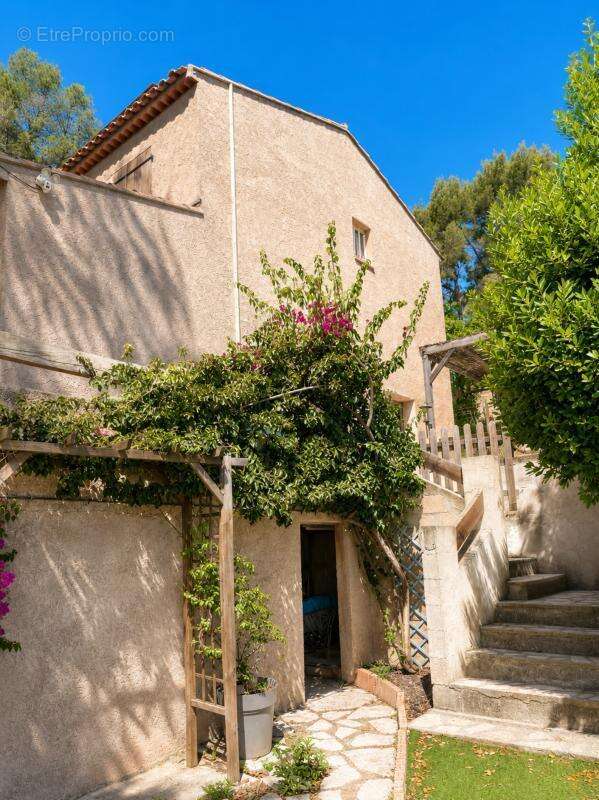 Maison 4 pièces 120 m² à vendre à La Seyne-Sur-Mer (83500) - photo 4
