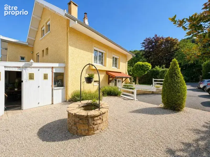 Maison de 5 pièces principales - photo 1
