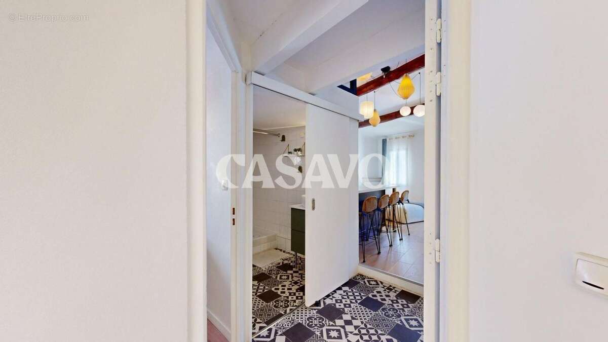 Appartement à MARSEILLE-1E