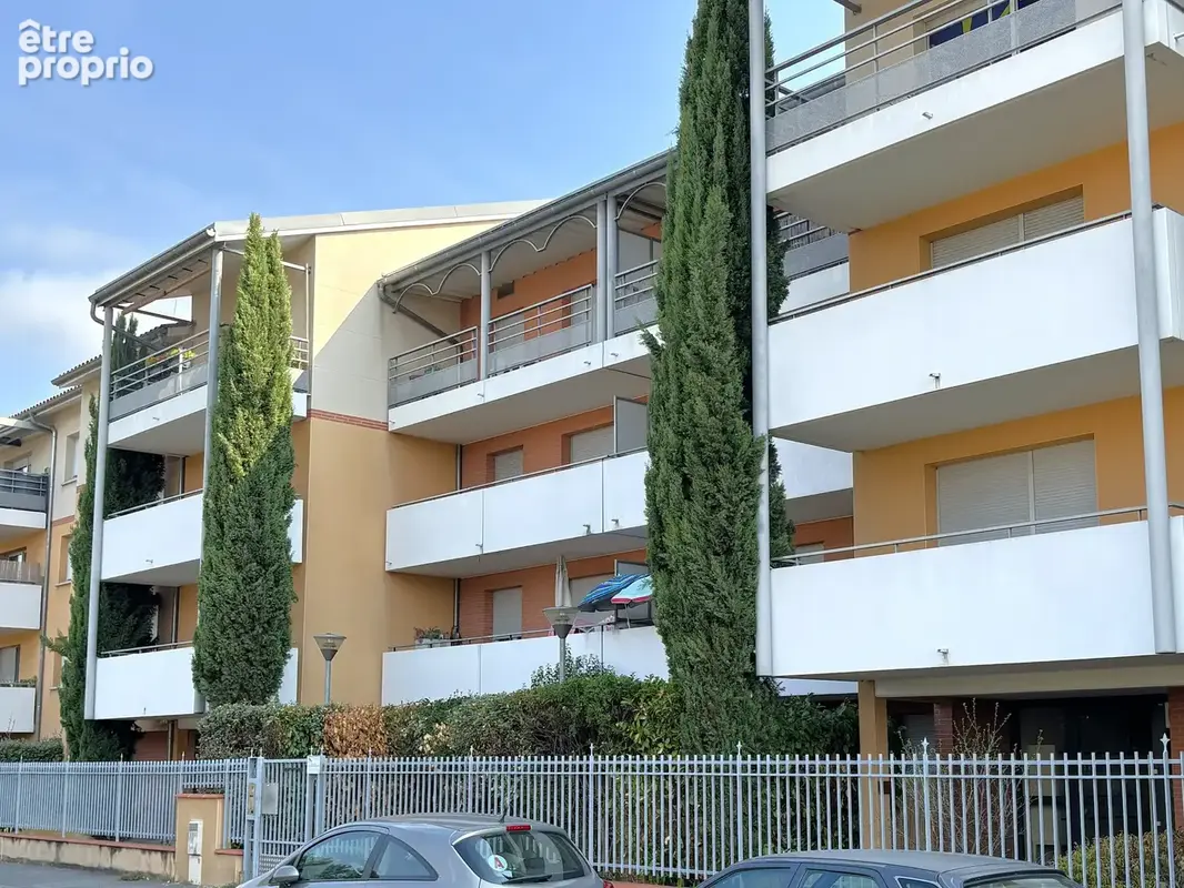 Beau t2 avec ascenseur terrasse parking proche commodites vendu libre - photo 9
