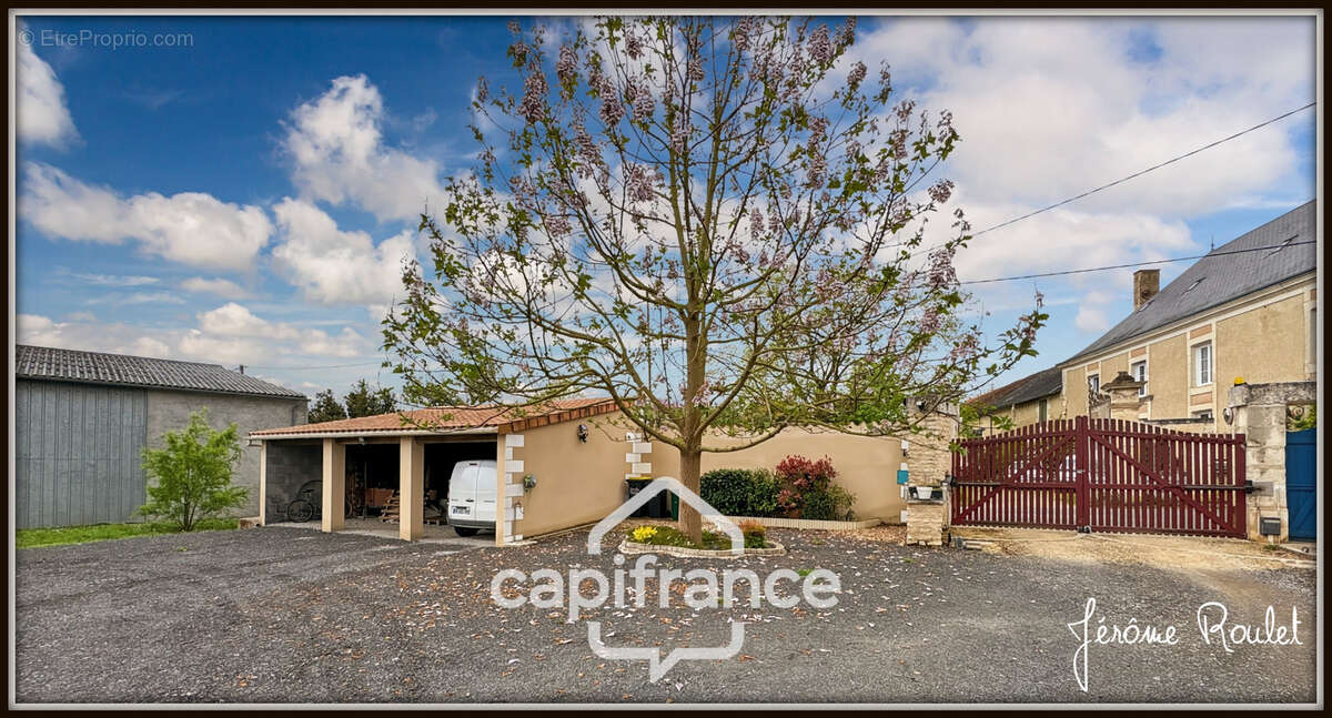 Maison en pierre à vendre 6 pièces 4 chambres + studio indépendant sur terrain 3 260 m² avec dépendances Champigny-En-Rochereau  - photo 28