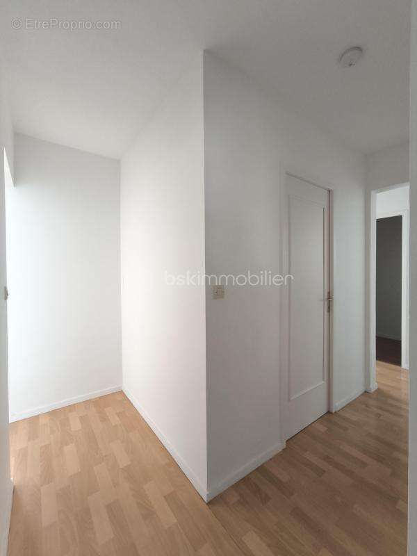 Appartement T5 - 92m2 - 3 chambres - A 10min à pied du port - photo 13