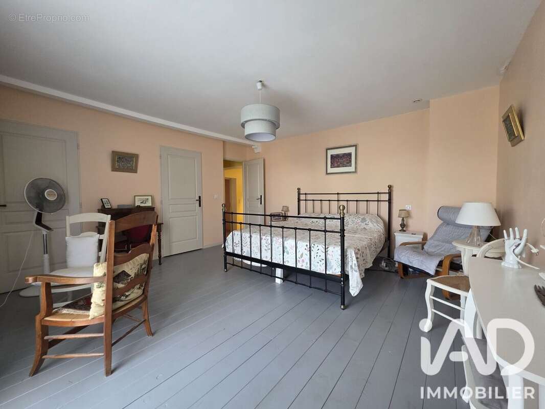 Maison 250 m² à Gaillac  - photo 5