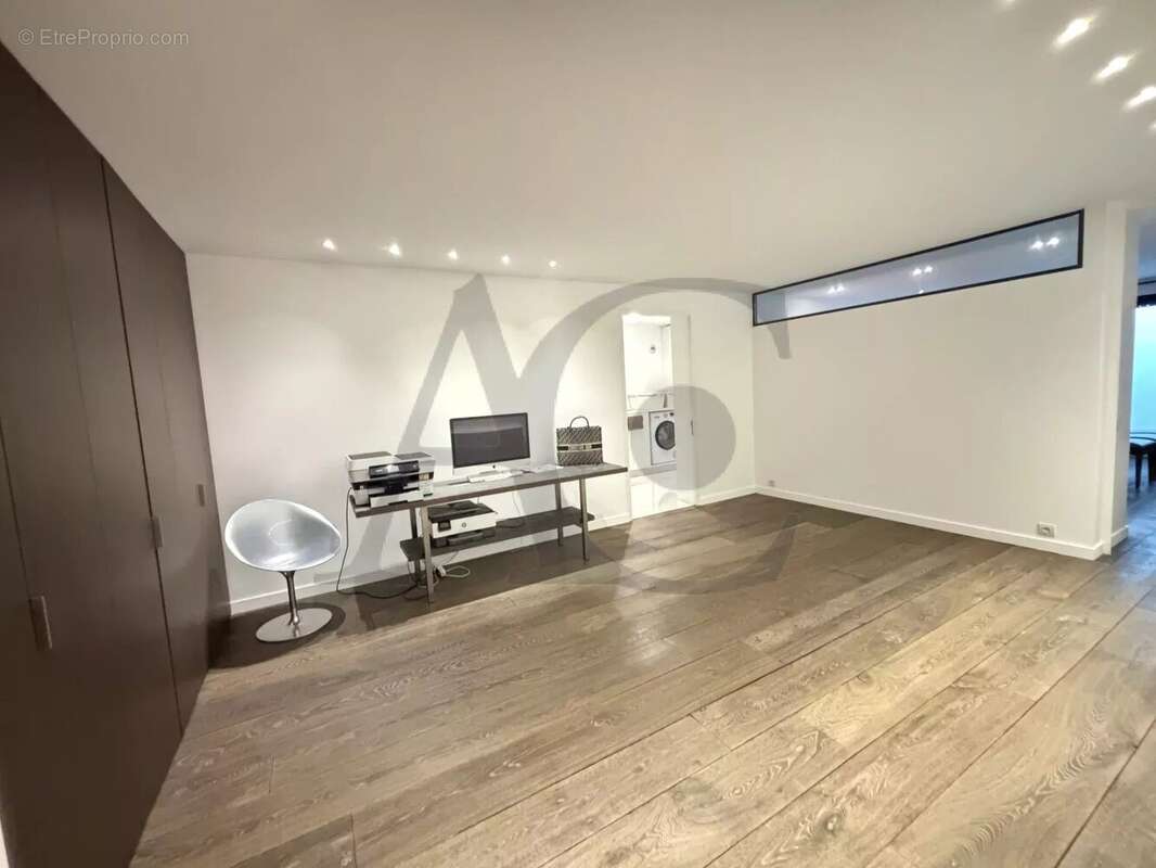 Maison à VILLENEUVE-LOUBET