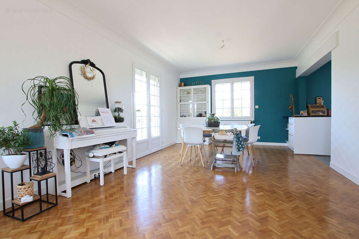 Maison 5 à 7 chambres dans le bourg de Vouillé - photo 6