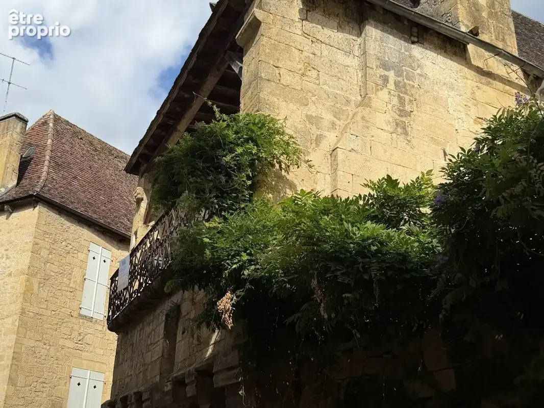 Un immeuble d'exception à Sarlat : l'art de vivre périgourdin comme projet d'investissement. Vidéos sur demande - photo 3